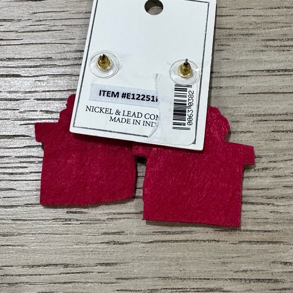Pink Beaded Gift-Box Drop Earrings - Picture 3 of 4